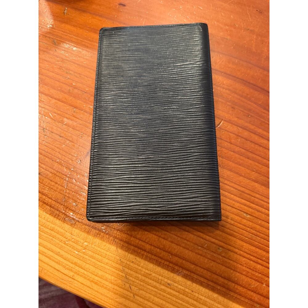 Louis Vuitton Black EPI Brazza Wallet - Picture 7 of 8
